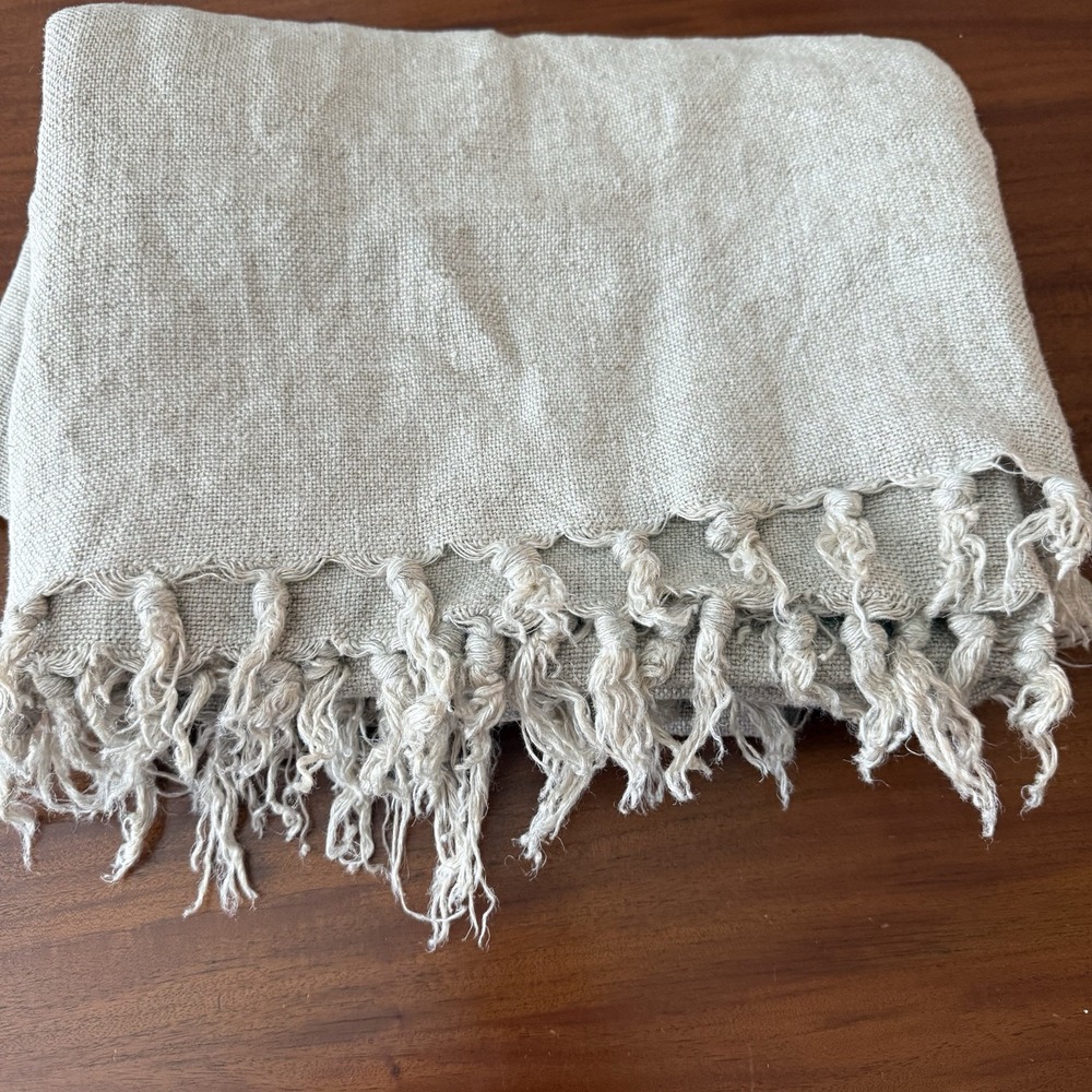 Pom Pom at Home Hilde Leiaghat 100% Linen Throw Blanket Oatmeal Fringe 50 x 72 - Picture 6 of 8
